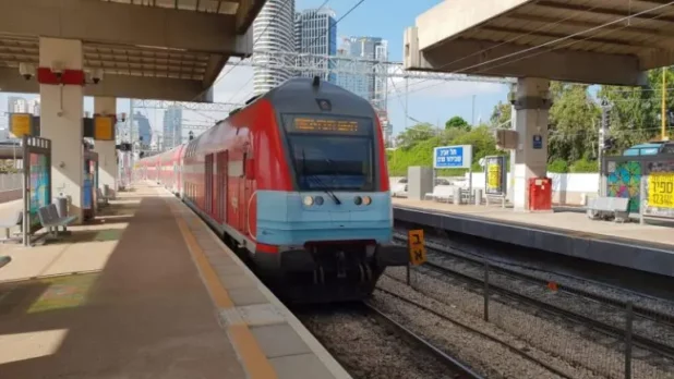 Nahariya and Acre railway stations will close temporarily from 20–22 August during essential infrastructure works. Free replacement shuttles will operate.